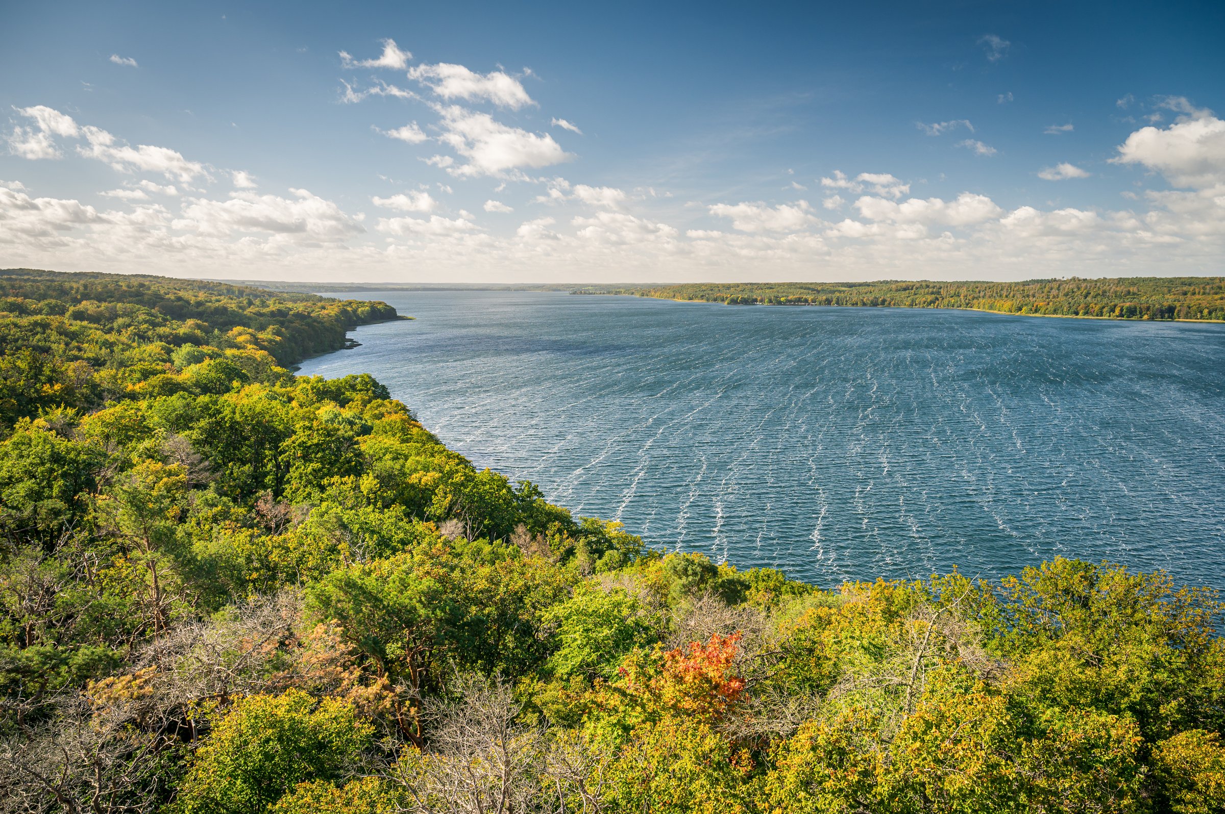 Aussichtsturm Behmshöhe am Tollensesee — Panoramablick auf den nördlichen See der Mecklenburgischen Seenplatte